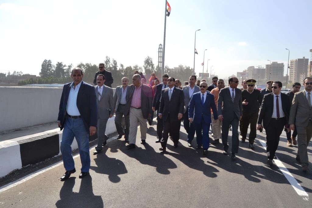 محافظ الغربية يفتتح كوبرى المحلة القديم بعد اعادة تطويرة