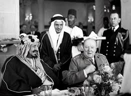 بالفيديو الملك عبد العزيز يجتمع تشرشل في مصر