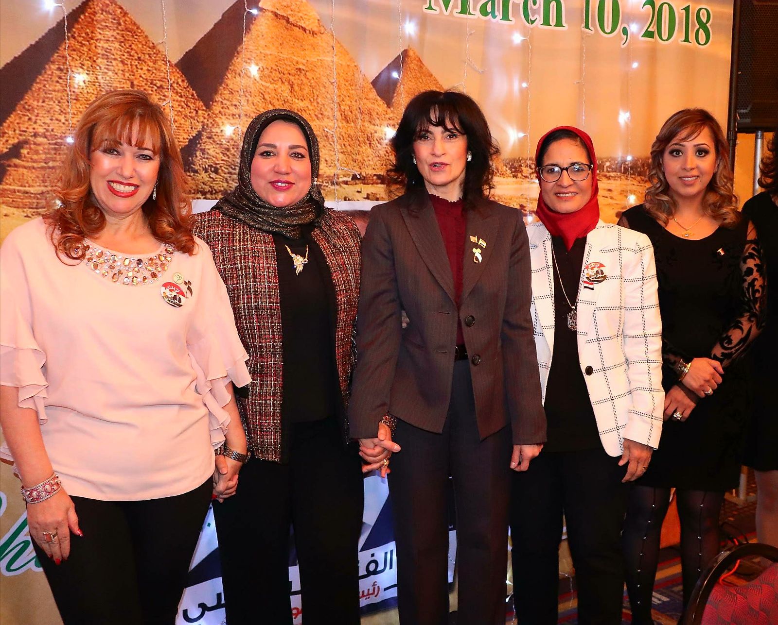 بالصور | صوت مصر تشارك الحشد فى الانتخابات الرئاسية المصرية بنيويورك