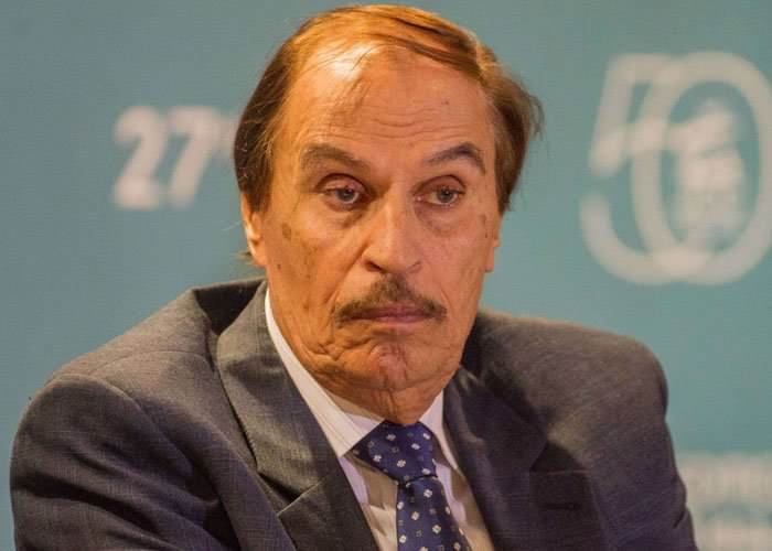 اليوم تكريم عزت العلايلي في مهرجان الشروق بدار الأوبرا 