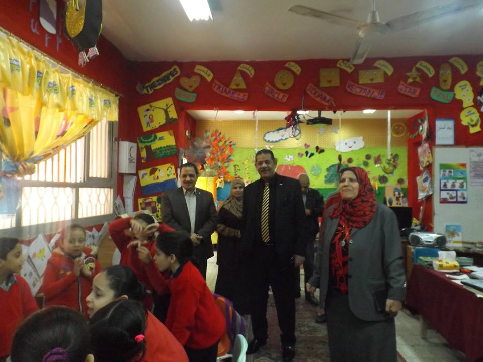 تعليم غرب الإسكندرية يكرم معلمتين متميزتين ويحيل معلمة وعامل للتحقيق