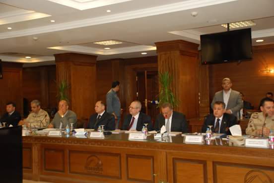 48 ساعة لرفع السيارات المتهالكة والاشغالات ... ومظلات لكبار السن