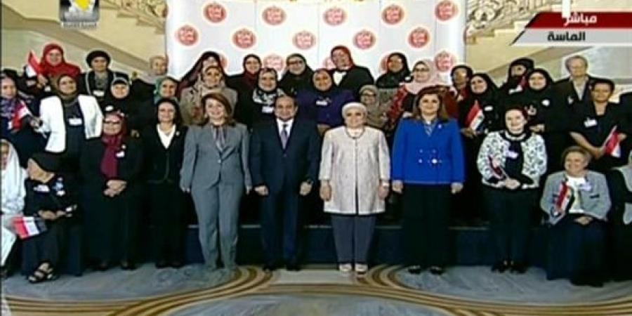 الرئيس السيسي يشهد الاحتفالية الكبرى لتكريم الأمهات المثاليات