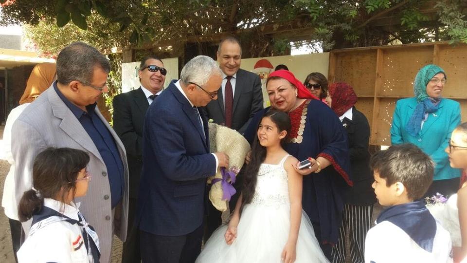 رئيس قطاع التعليم العام يتفقد مدرسة كلية النصر بالمعادى