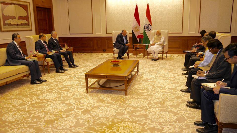 شكرى يلتقى ورئيس وزراء الهند