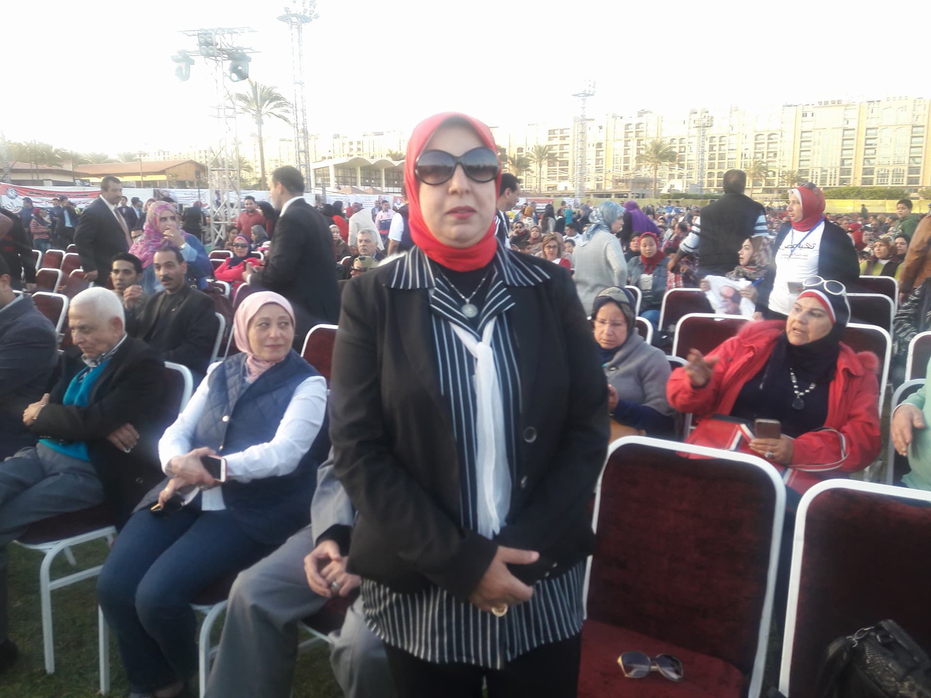 مني عكاشة تدعو نساء الأسكندرية للنزول للانتخابات من خلال حملة طرق الأبواب