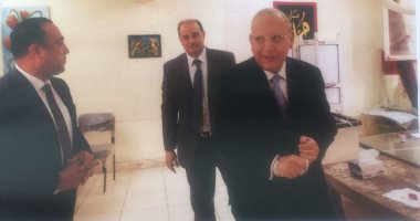 وزير العدل يشارك بأدلاء بصوته فى الانتخابات الرئاسية بالدقى