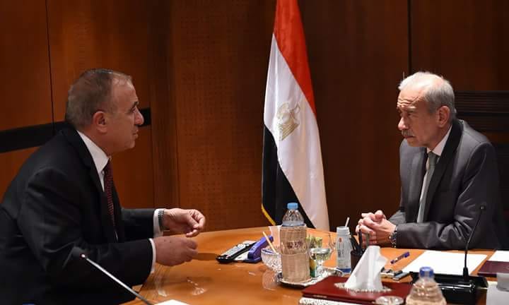 رئيس الوزراء يلتقي وزير التنمية المحلية