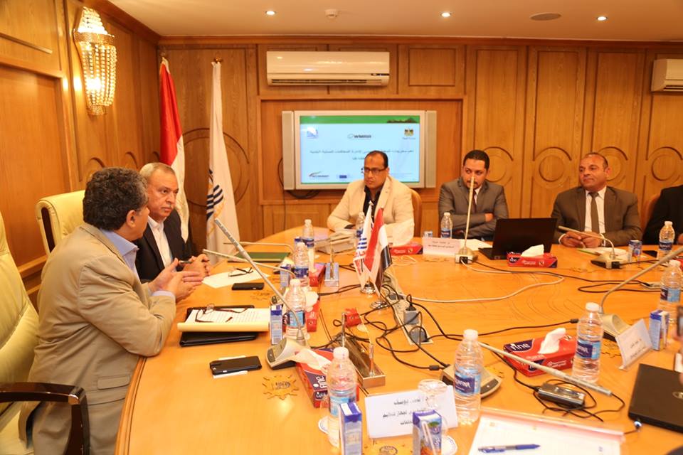 وزير البيئه ومحافظ قنا يناقشان مخرجات المخطط الرئيسى للمخلفات الصلبة