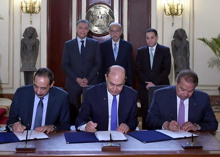 رئيس مجلس الوزراء يشهد توقيع اتفاق تأسيس شركة مساهمة مصرية لإنشاء واستغلال وإدارة محطة متعددة الأغراض بميناء الاسكندرية