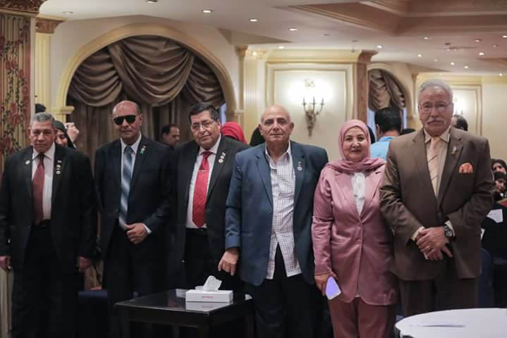 مؤسسة حلقة وصل تكرم عدد من اسر الشهداء وابطال حرب اكتوبر