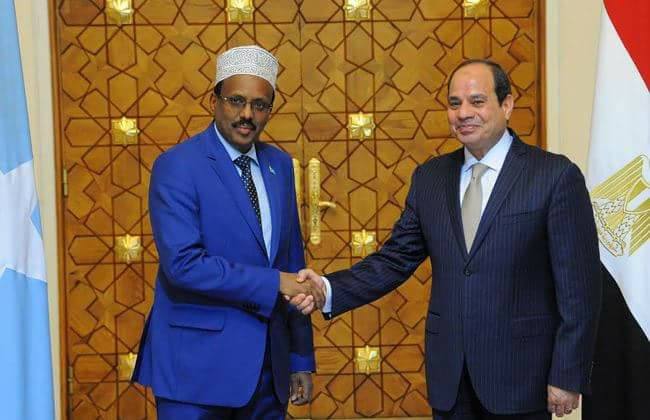 الرئيس السيسي يتلقي اتصالاً هاتفياً من الرئيس الصومالي مساء اليوم