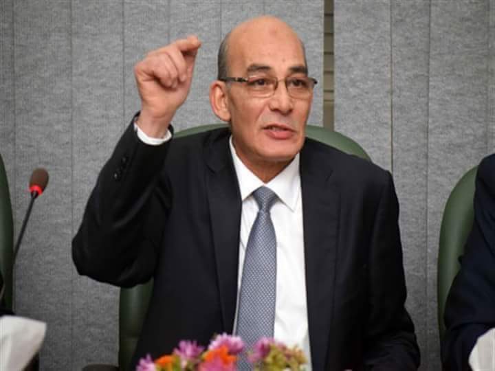 وزير الزراعة يقرر استئصال نباتات القطن الغريبة تحت إشراف أجهزة الوزارة