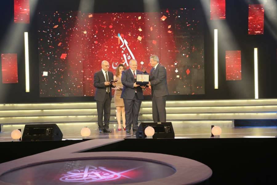 وزير الشباب والرياضة يقوم بتسليم الجوائز للفائزين فى مسابقة ”ابداع 6”