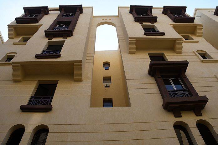 وزير الإسكان يتفقد الوحدات السكنية المنفذة بمشروع ”روضة السيدة..تل العقارب سابقا” بالسيدة زينب