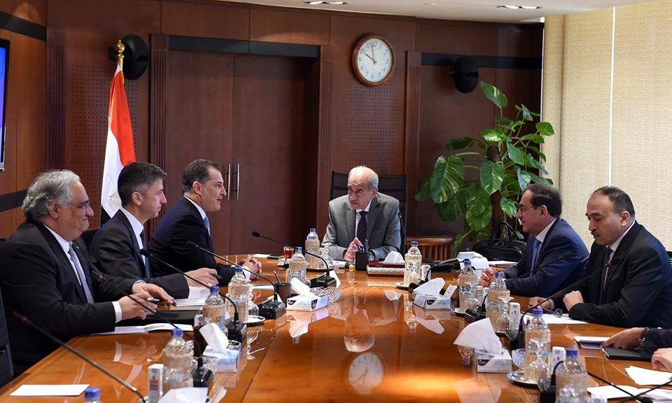 تفاصيل ... لقاء رئيس الوزراء بوزير السياحه والطاقه القبرصي