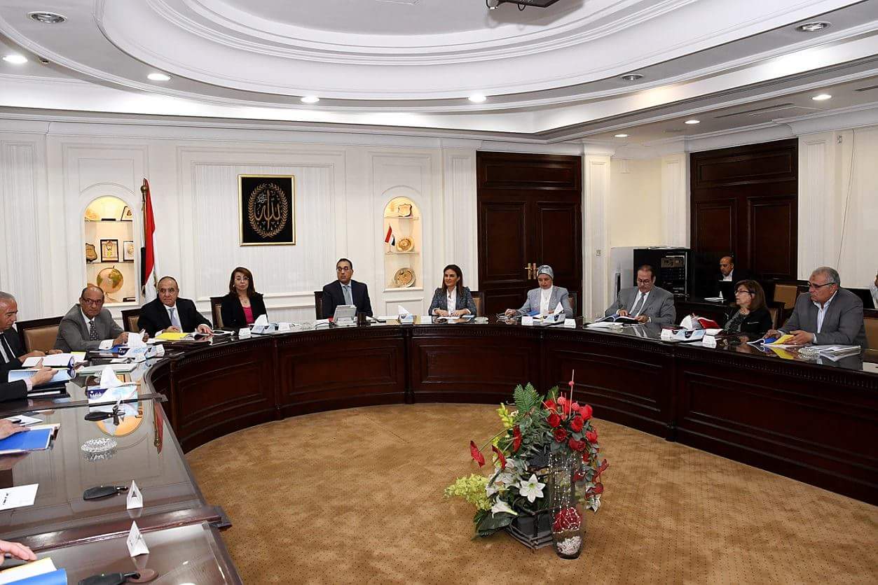 وزير الإسكان: الموافقة على دراسة طلبات المواطنين بتوفير وحدات إيجاربالإسكان الاجتماعى بمدينة أخميم الجديدة