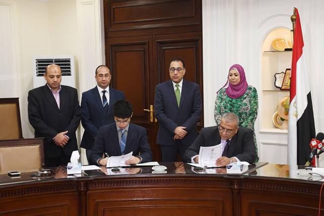 وزير الإسكان يشهد توقيع مذكرة تفاهم إنشاء أول منطقة صناعية بالعلمين الجديدة مع شركة صينية
