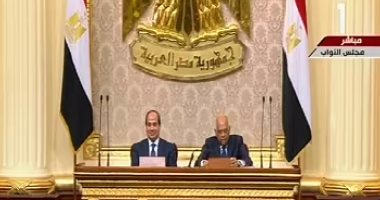 الرئيس السيسي يوقع على وثيقة نقل السلطة .. للمرة الثانية