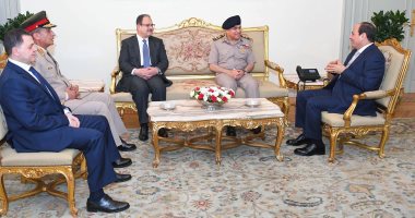 الرئيس السيسى يجتمع بوزراء الدفاع والداخلية