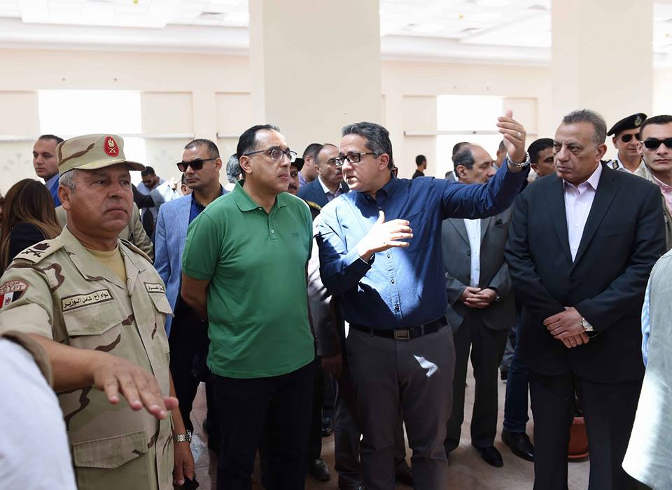 مدبولى يكلف برفع كفاءة وتطوير طريق الفيوم