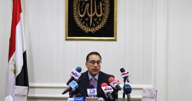 رئيس الوزراء يستقبل مع مسئولين البنك الدولى