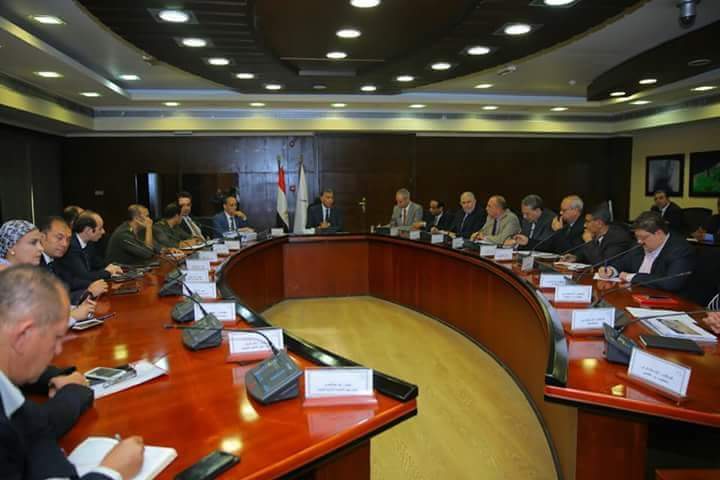 وزير النقل يعلن تسليم كراسات شروط مشروعي القطار عالي السرعة