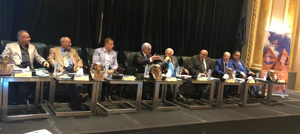 عكاشة يحصد الجوائز للطب النفسي