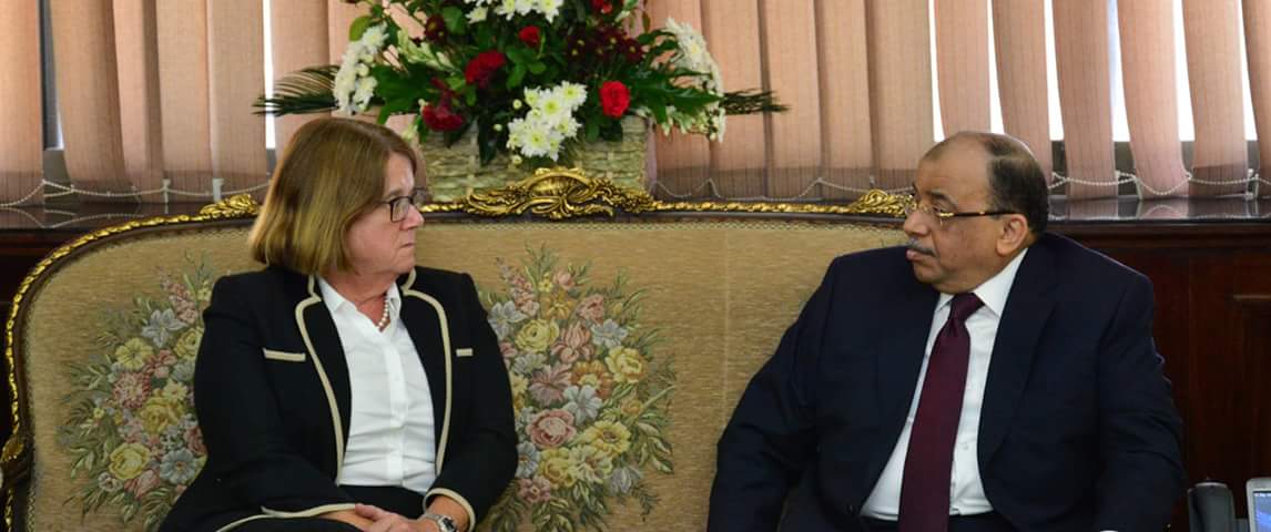 وزير التنمية المحلية يستقبل  وفد البنك الأوروبى لإعادة الإعمار والتنمية