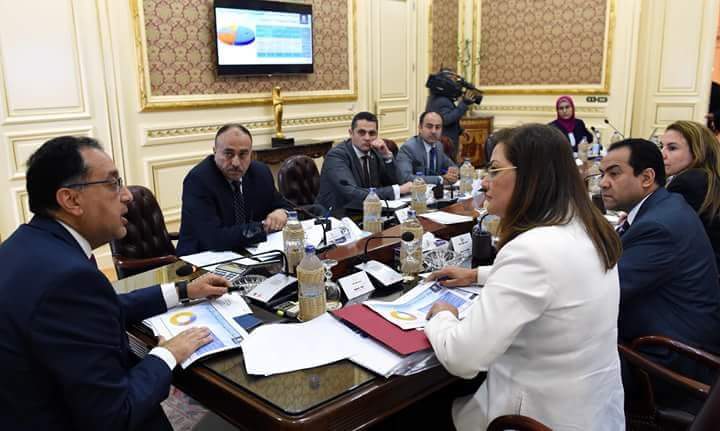 رئيس الوزراء يستعرض محاور خطة الإصلاح الإداري مع وزيرة التخطيط