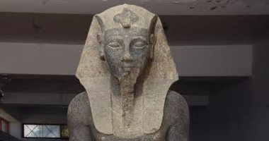 نقل تمثال الملك أمنحتب الثالث من الأقصر للمتحف الكبير