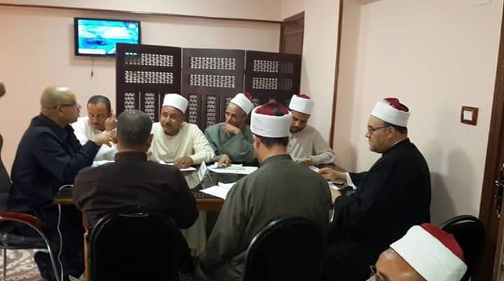 بالصور: وكيل الوزارة يعقد اجتماعاً موسعاً بوفد من السادة الأئمة لبحث سبل القيام بالدور المجتمعى من خلال مشروع ” صكوك الأضاحى