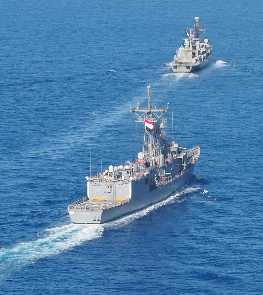 مصر وبريطانيا تنفذان تدريب بحرى مشترك بالبحر الأبيض المتوسط