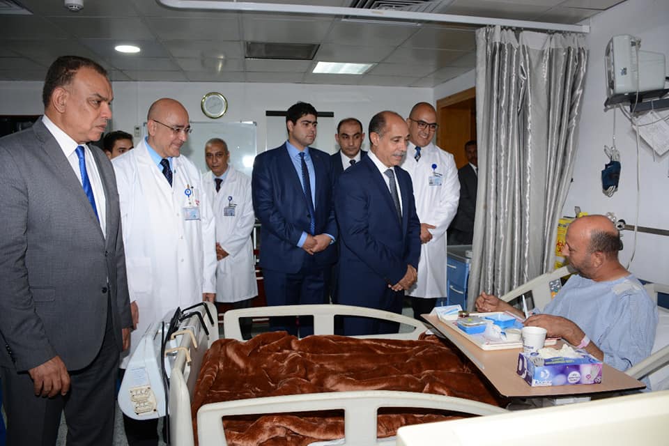 وزير الطيران المدنى يتفقد مستشفى مصر للطيران