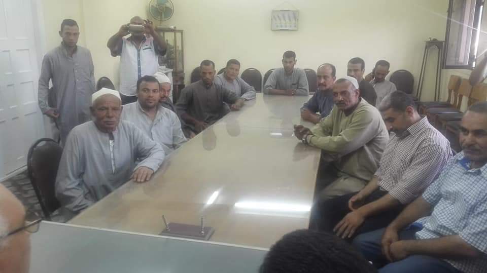 الزراعة تناقش مشاكل الفلاحين على أرض الواقع