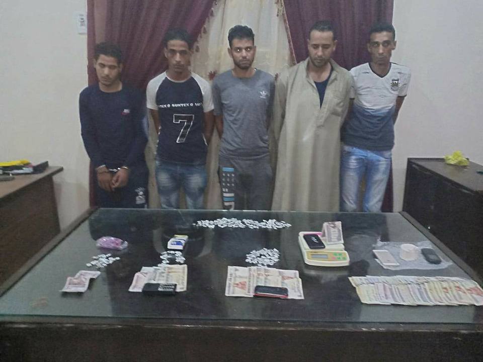 القبض على اخطر تشكيل عصابى تخصص فى الاتجار بمخدر الهيروين ببنى سويف