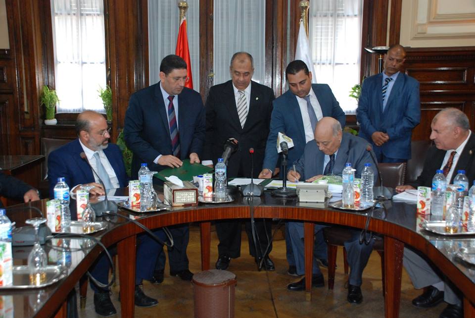 وزير الزراعة يشهد توقيع بروتوكول تعاون بين لجنة المبيدات و”سينجينتا” لتبادل الخبرات