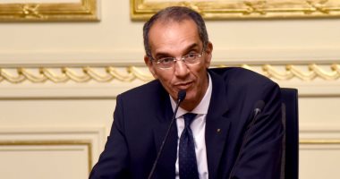 وزير الاتصالات يعلن إنشاء مجمعات تكنولوجية بالجامعات