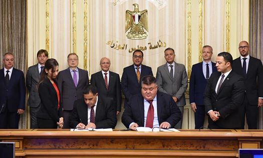 رئيس الوزراء يشهد توقيع عقد توريد وتصنيع 1300 عربة سكة حديد جديدة