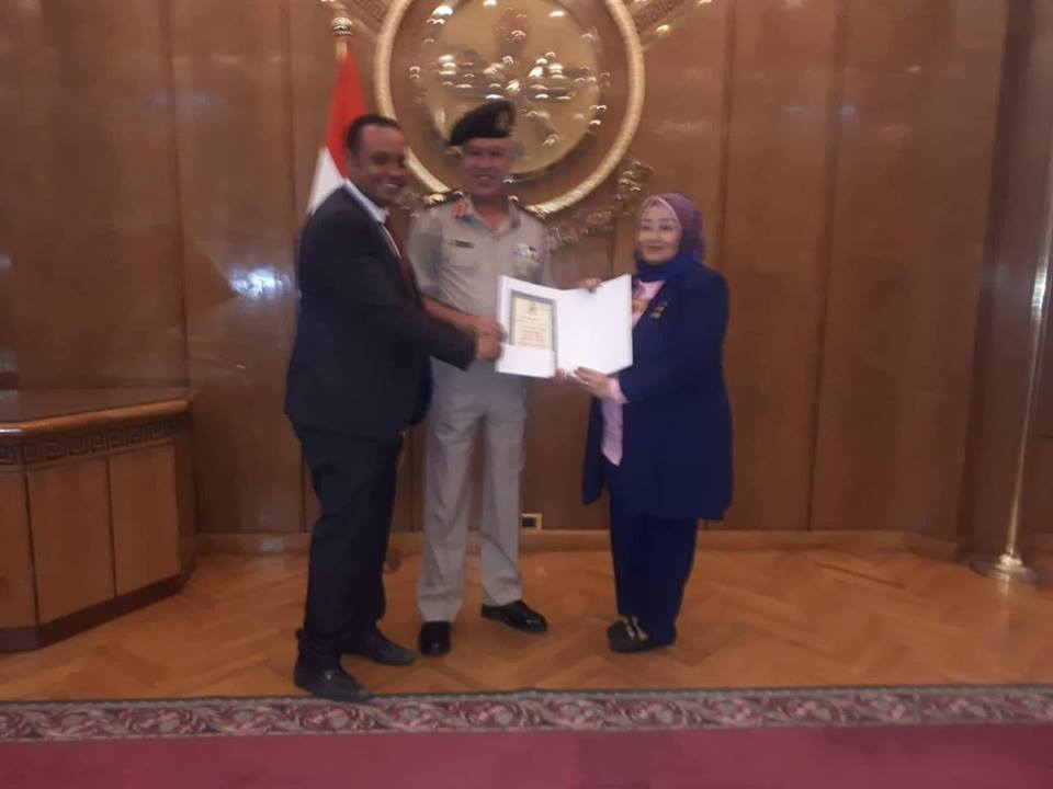 عز الرجال يشهد حفل تخرج دورة صناع القرار بإكاديمية ناصر العسكرية