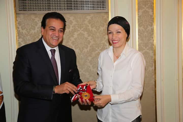 وزير التعليم العالى يكرم سماحه وشاهنده النجار