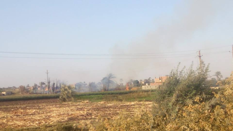 حريق هائل يلتهم أربع منازل بالشنجلة بقرية الزرابي بأبوتيج
