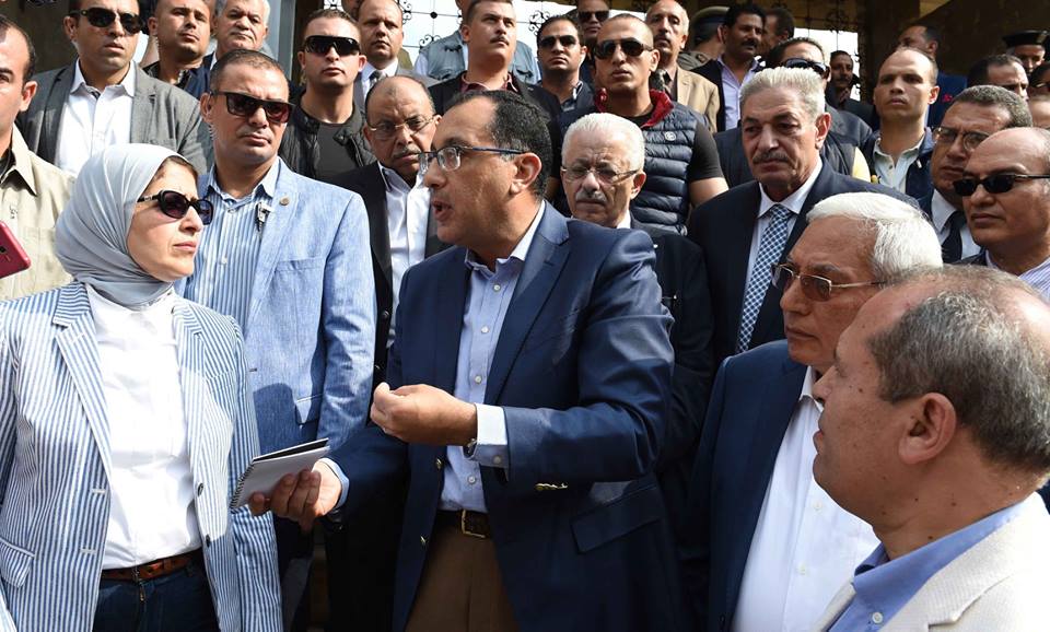 رئيس مجلس الوزراء يزور مستشفى ميت غمر المتوقفه منذ 20 عاما