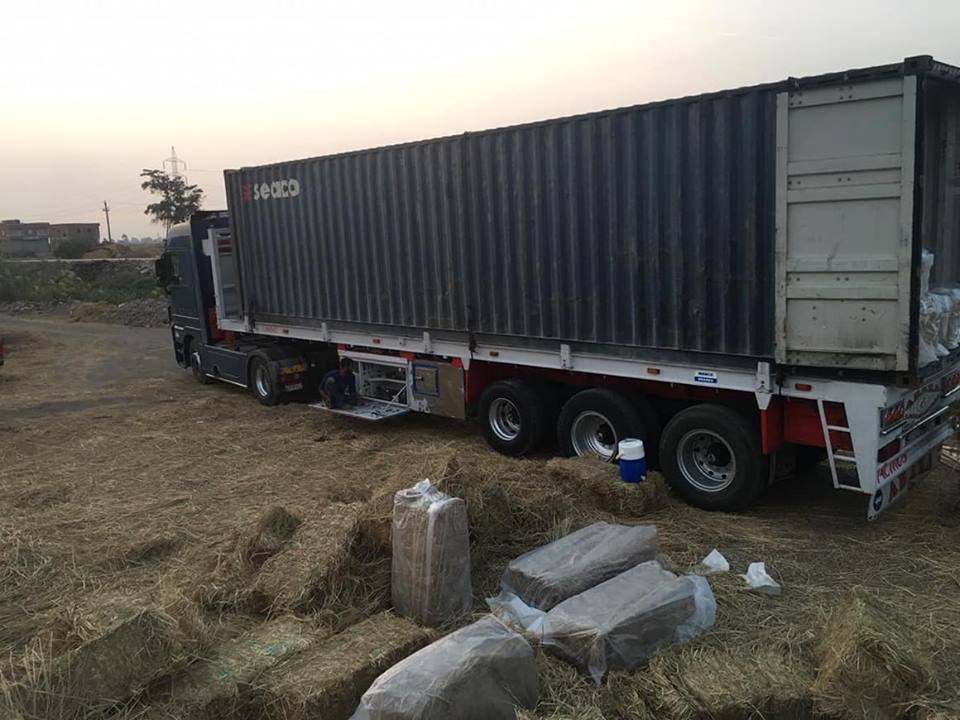 تصدير أول شحنة لقش الأرز الي دولة الكويت