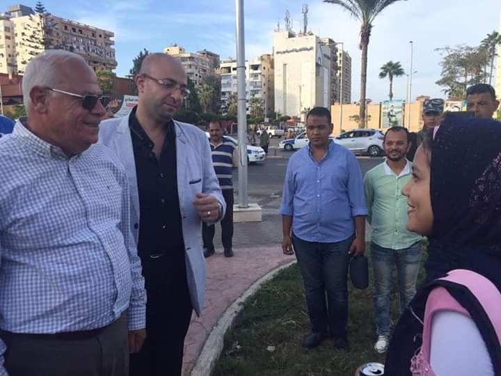 محافظ بورسعيد يلتقي بالمواطنين لحل مشاكلهم
