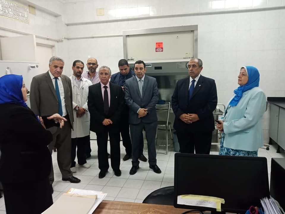 وزير الزراعة يتفقد معهد الامصال واللقاحات والمعمل المركزي للرقابة علي المستحضرات البيطرية
