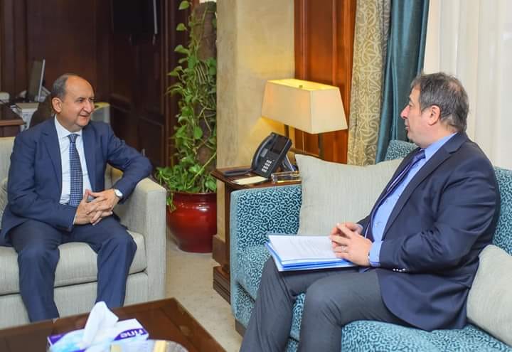 وزير التجارة والصناعة يبحث مع شركة تركية توسيع استثماراتها فى السوق المصرى