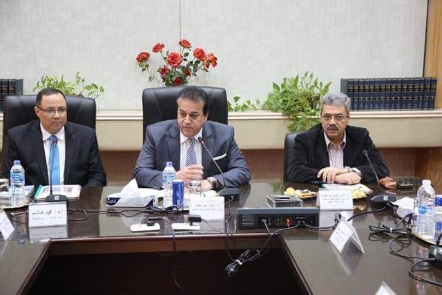 وزير التعليم العالى والبحث العلمى يرأس اجتماع مجلس إدارة المركز القومى للبحوث