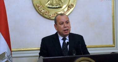 محافظ كفرالشيخ يحيل ٣٠ طبيب وموظف للتحقيق