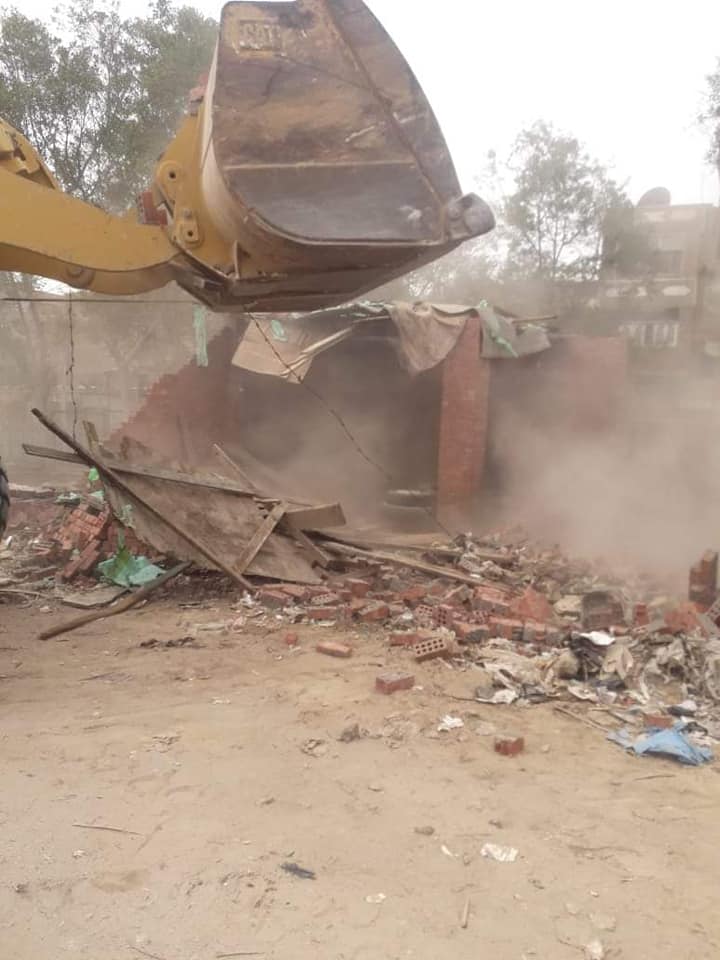 أحياء العاصمة تواصل استرداد أرضى الدولة المغتصبة ومواجهة المخالفات البنائية